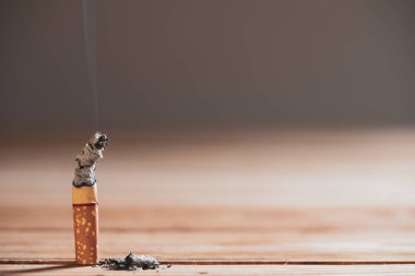 Dünya Hayır Tütün gün, 31 Mayıs. Sigarayı bırakmak. Yakın kadar sigara yakmak.