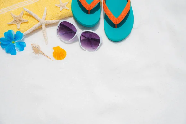 Accesorios Playa Que Incluyen Gafas Sol Estrellas Mar Chancla Colorida — Foto de Stock