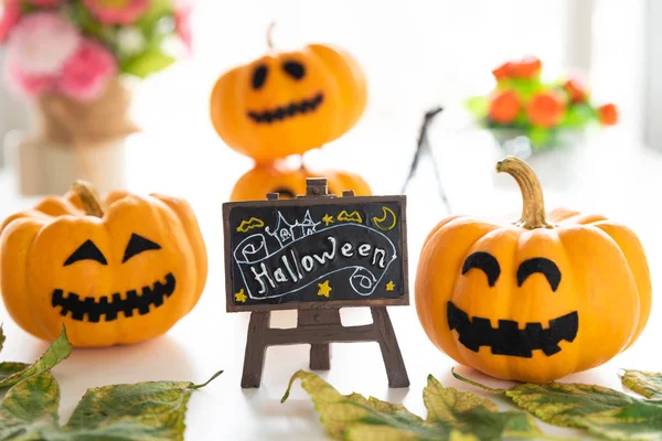 Biały Żółty Duch Dynie Kapelusz Czarownicy Happy Halloween Tekst Borad — Zdjęcie stockowe