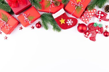 Noel arka plan kavramı. Üstten görünüm Noel yeşil ve re