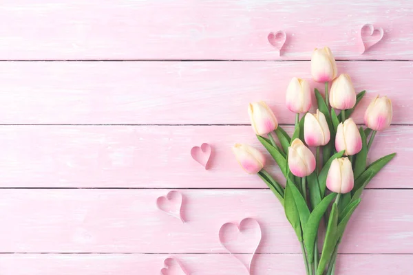 Día San Valentín Concepto Amor Corazones Papel Rosa Con Tulipanes — Foto de Stock