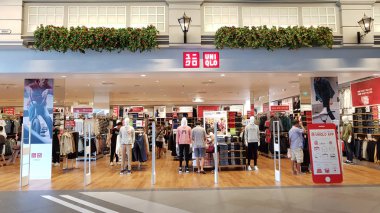 Chon Buri, Tayland - 21 Aralık 2018: Dış görünümünü Uniqlo salonu, Terminal 21 Pattaya şube.