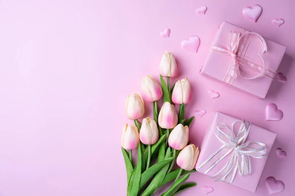 Día San Valentín Concepto Amor Tulipanes Rosados Caja Regalo Con — Foto de Stock