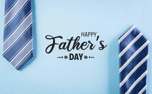 Boldog Apák Napját Felirat Kockás Nyakkendővel Pasztell Kék Háttérrel Szöveggel — Stock Fotó