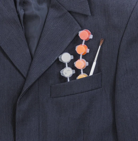 Erkekler koyu renk ceketli küçük şeritler halinde yaka cep kol cep fırça ve boya kırmızı turuncu sarı