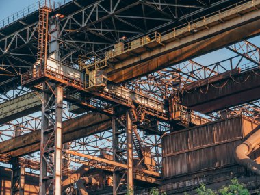 Ağır çelik inşaat mimari ekipmanları, vinçler ve makine imalat sanayi