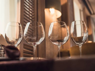 Boş gözlük restoran ya da kafe, sofra, vintage tonda