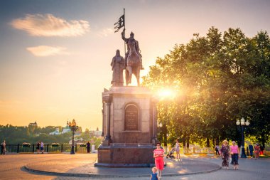 Rusya, Vladimir - yaklaşık Ağustos 2018: Kurucusu Vladimir Prens Vladimir şehir ve Saint Fedor, parkta Puşkin yüklü anıt