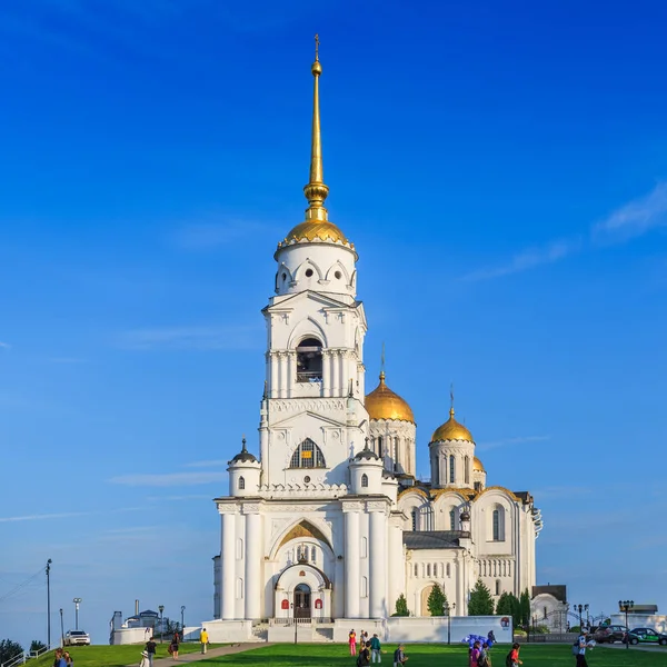 La Cattedrale della Santa Dormizione o Cattedrale di Uspenskiy nella città di Vladimir, bella Chiesa ortodossa — Foto Stock