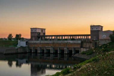 Dolusavak Barajı, su üzerinde büyük hidroelektrik santrali inşası
