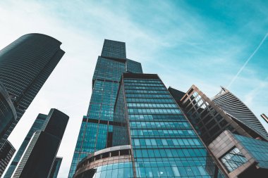 Moskova şehir merkezinde iş binalarda modern futuristik gökdelen