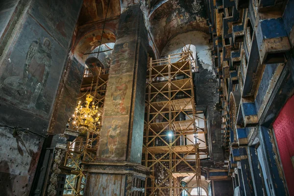 Igreja Ortodoxa Velha em Rostov Veliky durante a restauração, Rússia — Fotografia de Stock