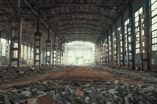 Abandoned and haunted industrial creepy warehouse inside, old ruined grunge factory building — Stock Photo, Image