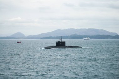 Bergen, Norveç - 2009 yaklaşık: Rus askeri denizaltı su yüzeyi üzerinde