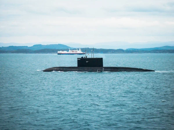 Kapal Selam Militer Rusia Atas Permukaan Air — Stok Foto