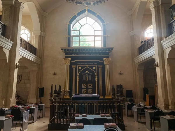 Rusland, Voronezh-circa juni 2019: synagoge-openbare plaats van aanbidding, binnenkant interieur zonder mensen — Stockfoto