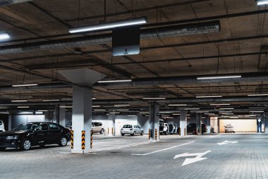 Yeraltı garaj otoparkı, oto park iç içinde
