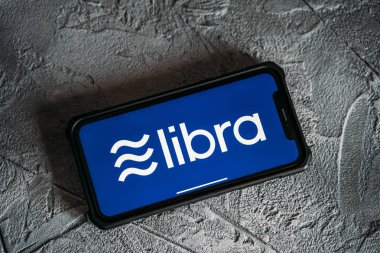 Moskova, Rusya - Circa Ağustos 2019 : Terazi - Iphone ekranında metin. Terazi Facebook kripto para birimi