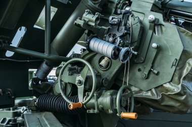Rus askeri tanksavar topçu topu, rehberlik ve kontrol mekanizmasının yakın çekim