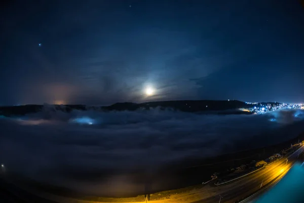 Vliegen Diepe Nacht Wolken Met Maanlicht Moon Rising Boven Wolken — Stockfoto