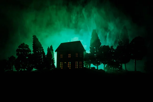 Oud Huis Met Een Geest Het Bos Nachts Verlaten Spookhuis — Stockfoto