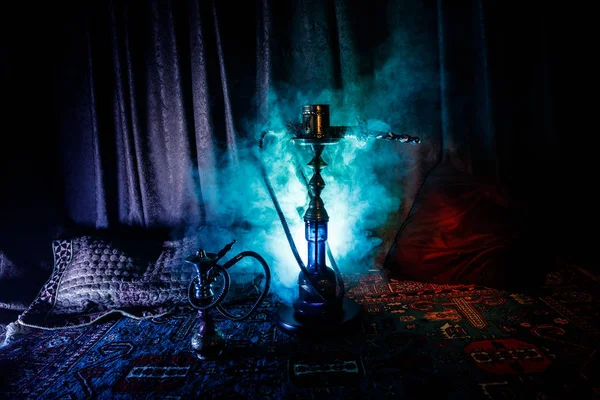 Vodní Dýmka Žhavé Uhlíky Shisha Mísy Takže Oblaka Páry Arabský — Stock fotografie