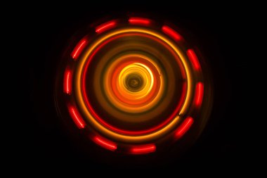 Müzik konsepti. FreezeLight parlak vinil koyu arka plan veya vinil parlayan Özet satırları konsepti ile koyu arka plan üzerinde oynarken pikap. Club poster tasarımı