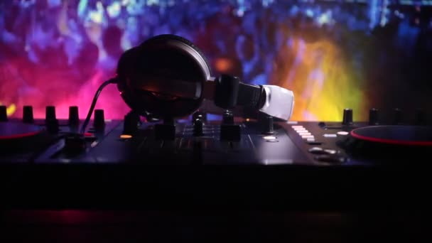 Enfoque Selectivo Pro Controlador Consola Mesa Mezclas Fiesta Música Club — Vídeo de stock