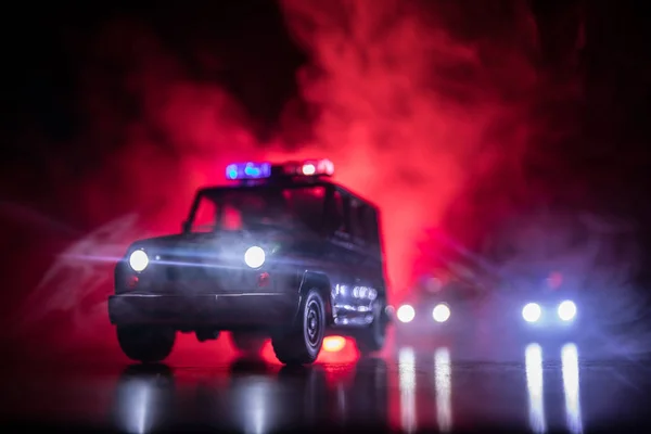 Carros Polícia Noite Carro Polícia Perseguindo Carro Noite Com Fundo — Fotografia de Stock