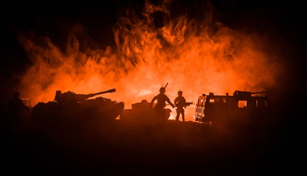 Концепция Войны Военные Силуэты Боевой Сцены Фоне Тумана Фоне Неба — стоковое фото