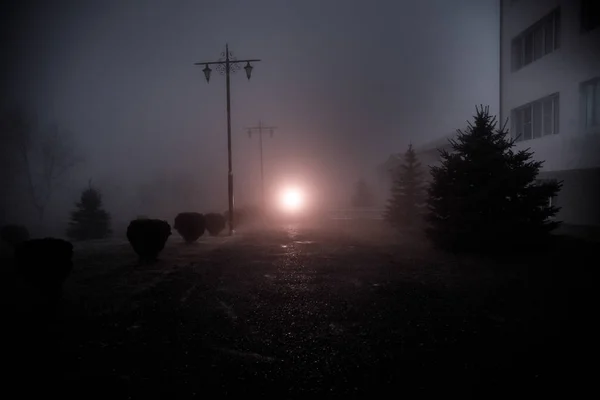 Paysage Nocturne Ville Nuit Dans Brouillard Dense Paysage Mystique Lumières — Photo