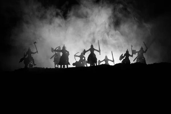 Cena Batalha Medieval Com Cavalaria Infantaria Silhuetas Figuras Como Objetos — Fotografia de Stock