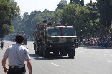 Bakü, Azerbaycan - 26 Haziran 2018 - askeri geçit töreni, Bakü, Azerbaycan Ordusu gün. Azerbaycan silahlı kuvvetlerinin 100 yaşını kutluyor