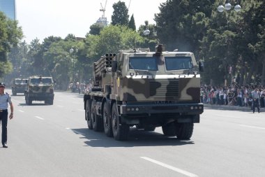 Bakü, Azerbaycan - 26 Haziran 2018 - askeri geçit töreni, Bakü, Azerbaycan Ordusu gün. Azerbaycan silahlı kuvvetlerinin 100 yaşını kutluyor