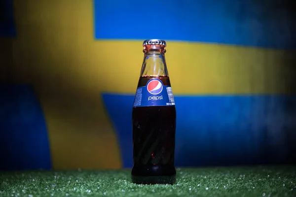 Baku Azerbeidzjan Juli 2018 Creatief Concept Pepsi Klassieker Een Glazen — Stockfoto