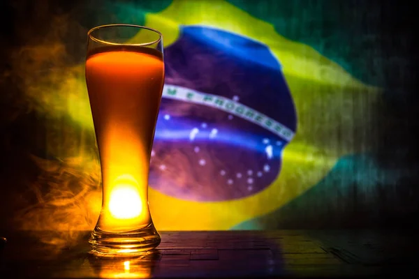 Fútbol 2018 Concepto Creativo Vaso Cerveza Individual Con Cerveza Mesa —  Fotos de Stock