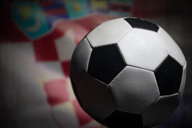 Futbol 2018. Yaratıcı kavramı. Futbol topu görünümünü kapatın. Ülke veya tezahürat kavramı destekler. Seçici odak