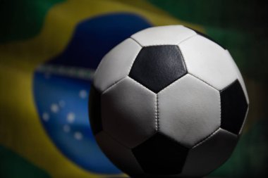 Futbol 2018. Yaratıcı kavramı. Futbol topu görünümünü kapatın. Ülke veya tezahürat kavramı destekler. Seçici odak