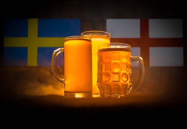 Voetbal 2018 Creatief Concept Bierglazen Met Bier Tafel Klaar Drinken — Stockfoto