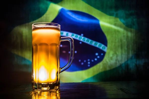 Fútbol 2018 Concepto Creativo Vaso Cerveza Individual Con Cerveza Mesa —  Fotos de Stock