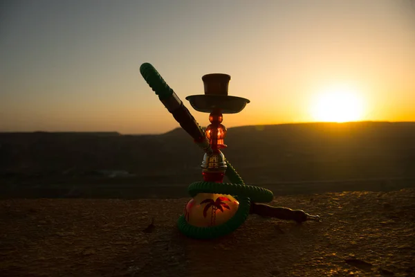 Nargile Geleneksel Arapça Harcamak Doğrudan Günbatımı Güneş Işığı Açık Fotoğraf — Stok fotoğraf