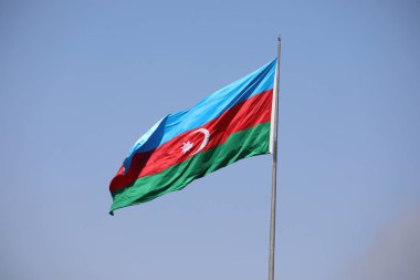 Azerbaycan, Bakü, Azerbaycan bayrağı. Ulusal işareti arka plan. Kırmızı yeşil mavi bayrak. Azerbaycan Ulusal bayrak Crescent moon ile. Rüzgar sallıyor bayrak
