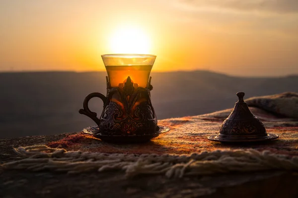 Östra Svart Glas Östra Matta Östra Koncept Armudu Traditionella Cup — Stockfoto