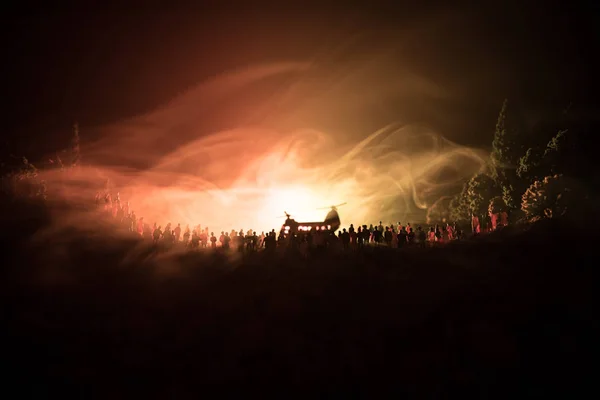 Vojenský Vrtulník Připravený Letu Konfliktu Zóny Nebo Siluety Velký Houf — Stock fotografie