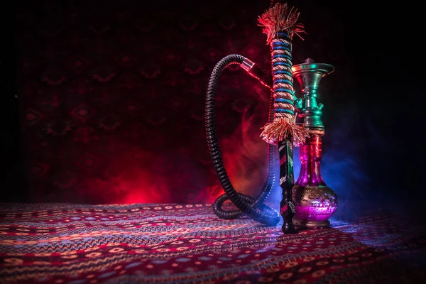 Vodní Dýmka Žhavé Uhlíky Shisha Mísy Takže Oblaka Páry Arabský — Stock fotografie