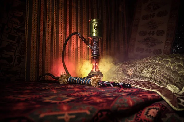 Carvão Quente Hookah Shisha Tigela Fazendo Nuvens Vapor Interior Arábia — Fotografia de Stock