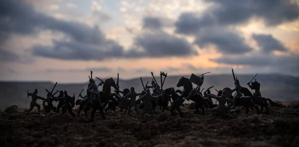 Cena Batalha Medieval Com Cavalaria Infantaria Silhuetas Figuras Como Objetos — Fotografia de Stock