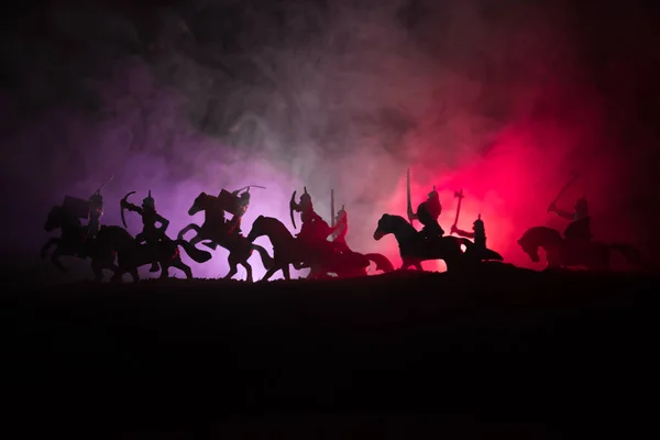 Cena Batalha Medieval Com Cavalaria Infantaria Silhuetas Figuras Como Objetos — Fotografia de Stock