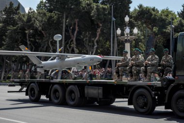 Bakü, Azerbaycan - 26 Haziran 2018 - askeri geçit töreni, Bakü, Azerbaycan Ordusu gün. Azerbaycan silahlı kuvvetlerinin 100 yaşını kutluyor