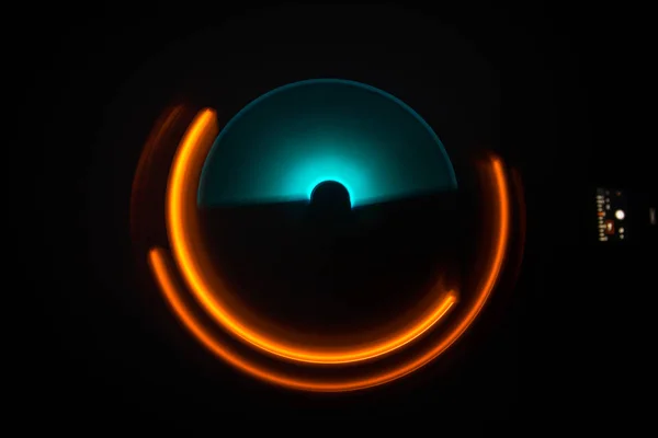 Концепция Музыки Замерзающий Светящийся Винил Тёмном Фоне Проигрыватель Turntable Играющий — стоковое фото